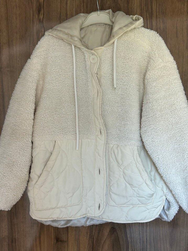 Kadın Kapüşonlu Beyaz Peluş Ceket - Görsel 2