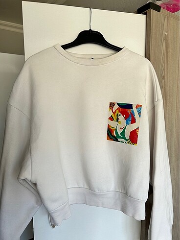 Sweatshirt