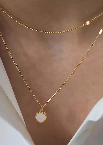 Zincir Detaylı Altın Renk Minimalist Kolye