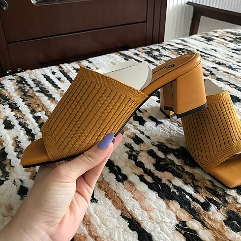 39 Beden sarı Renk Topuklu terlik