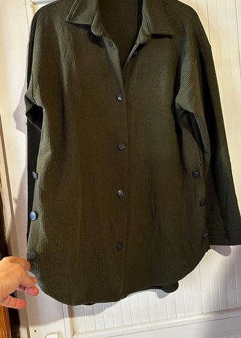 42 44 beden olurKadın Haki Keten Gömlek, Düğmeli, Salaş Kesim - Görsel 3