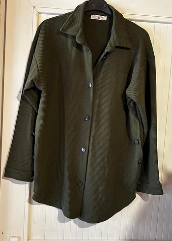 42 44 beden olurKadın Haki Keten Gömlek, Düğmeli, Salaş Kesim - Görsel 2