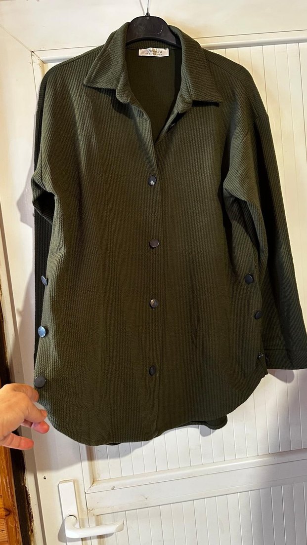 42 44 beden olurKadın Haki Keten Gömlek, Düğmeli, Salaş Kesim - Görsel 3