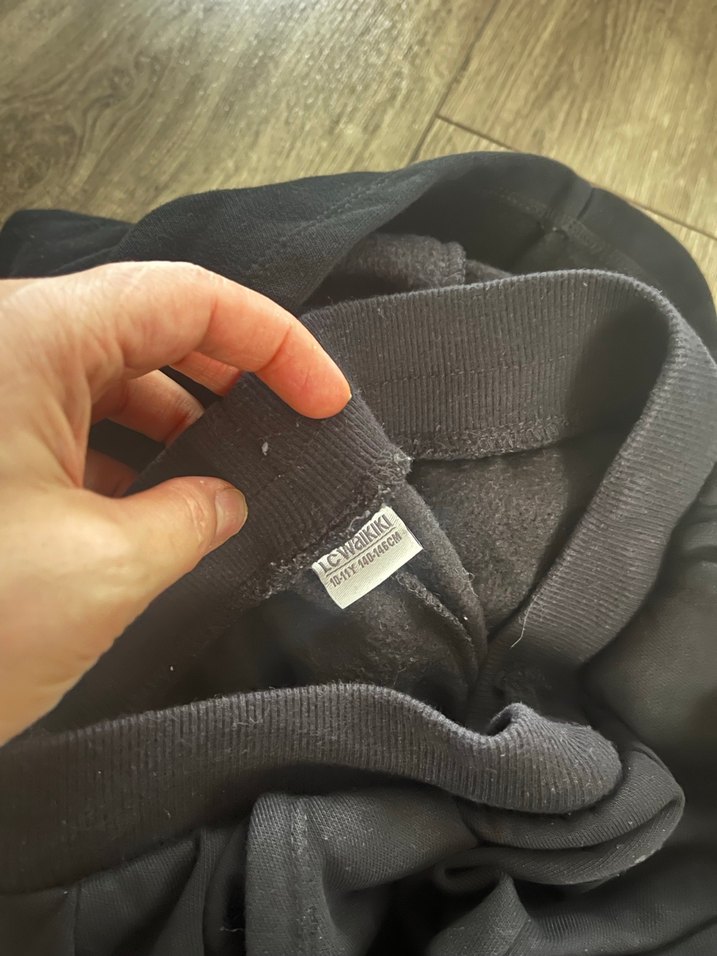 Siyah Kapüşonlu Rahat Kız Eşofmanı - Görsel 3