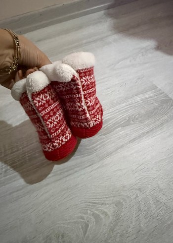 Kız Çocuk Kırmızı Nakışlı Sıcak Ev Terliği - Görsel 3