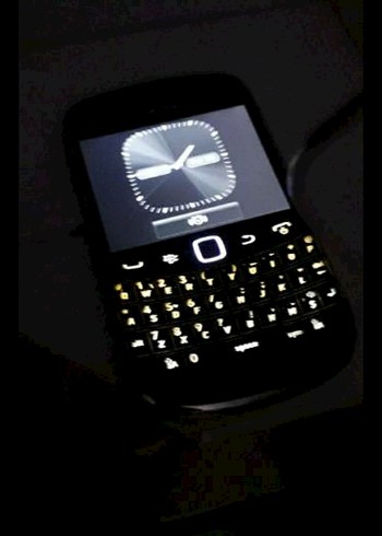 Siyah BlackBerry QWERTY Tuşlu Telefon - Görsel 4