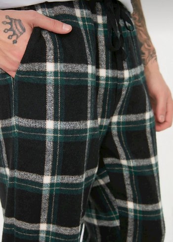 Erkek Loose Fit Kısa Kollu Beyaz Tişört ve Ekoseli Pijama - Görsel 3