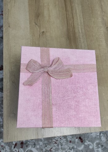 Beden Pastel Pembe Hediye Kutusu