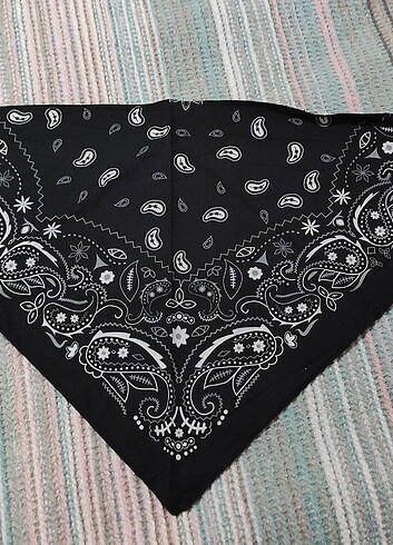 Lc waikiki bandana