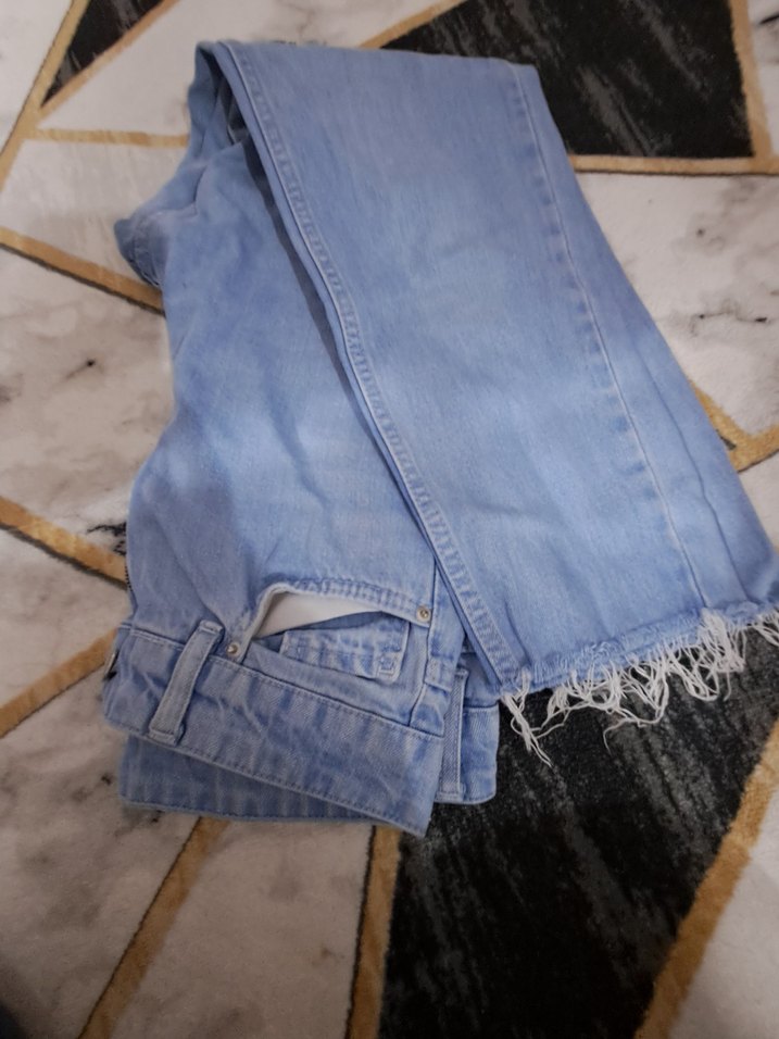 Düğmeli Nakışlı Mini Mavi Jean - Görsel 4