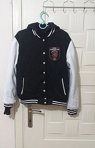 Bershka KOLEJ MONT