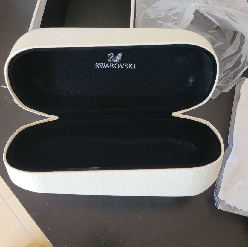 Swarovski gözlük kabı beyaz - Görsel 2