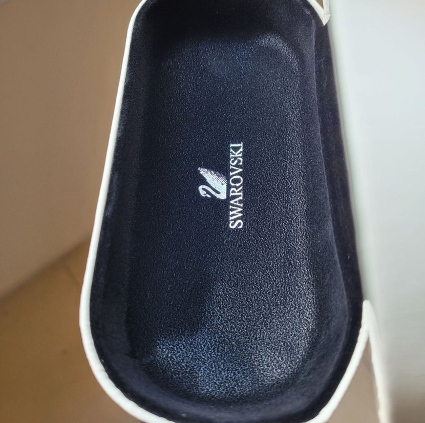 Swarovski gözlük kabı beyaz - Görsel 4