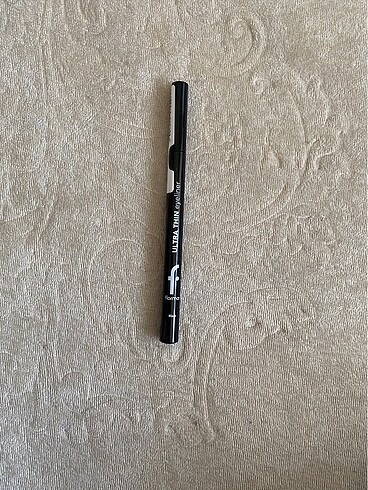 Flormar ultra thin eyeliner black