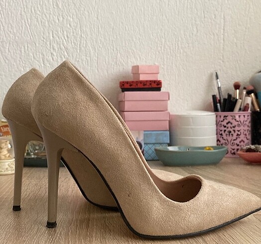 Nude stiletto