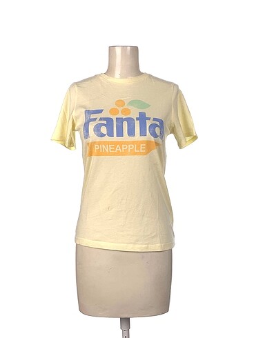 H&M T-shirt %70 İndirimli.