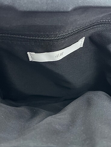 Beden H&M Çapraz Çanta %70 İndirimli.