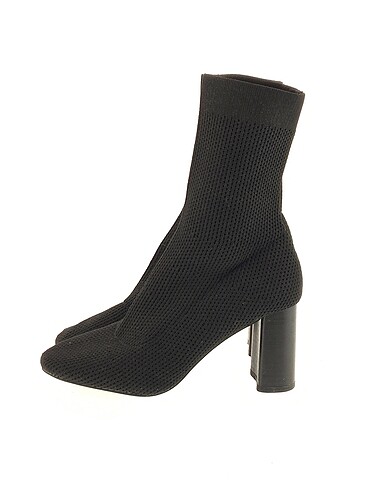 Zara Bot %70 İndirimli.