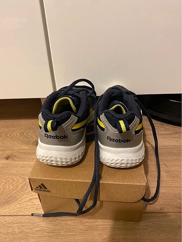 28 Beden lacivert Renk 28 no reebok erkek çocuk spor ayakkabı