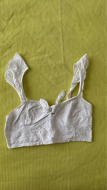 Bershka Fisto Crop