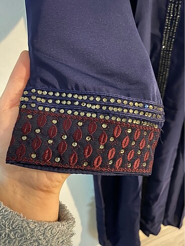 xl Beden İşlemeli Pul Detaylı Tesettür Elbise