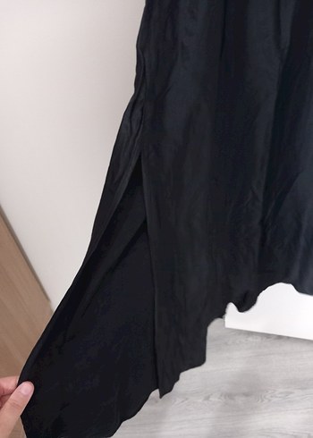 Siyah V Yakalı Uzun Askılı saten Elbise - Görsel 3