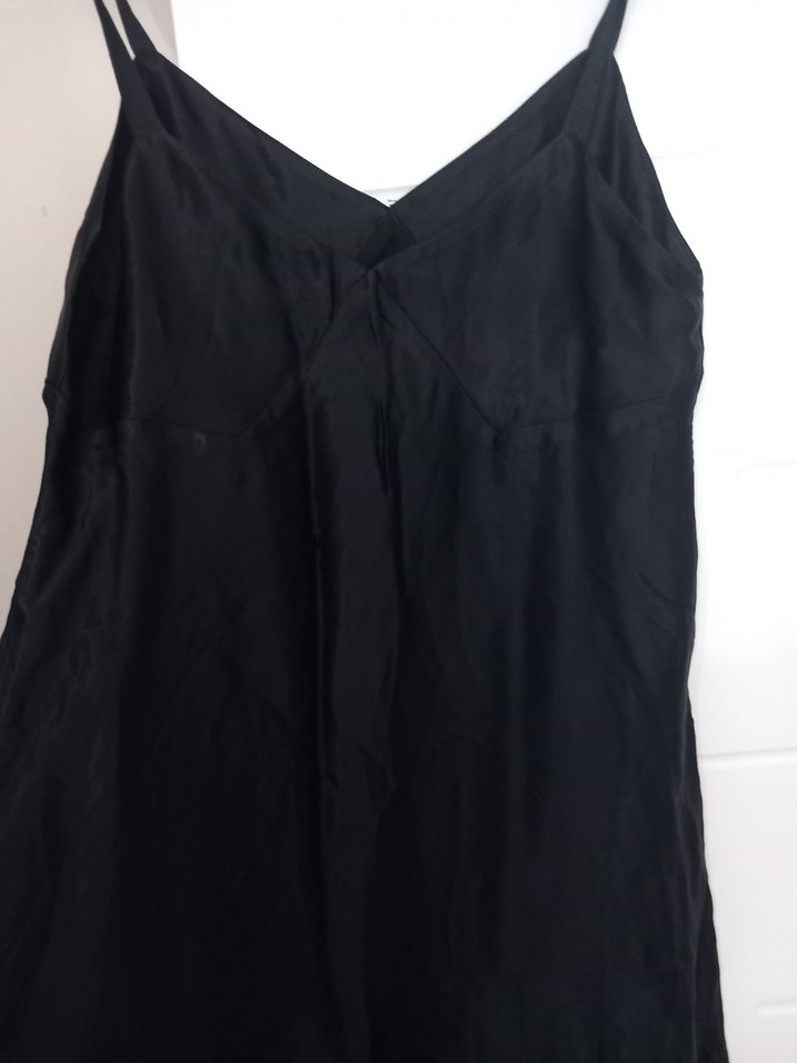 Siyah V Yakalı Uzun Askılı saten Elbise - Görsel 2