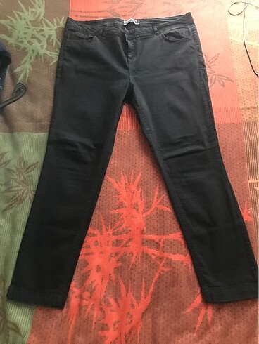 Siyah esnek jean pantolon