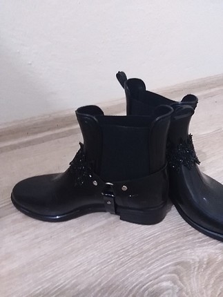 Bershka yağmurluk bot