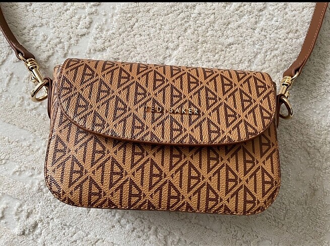 Ted Baker askılı çapraz çanta