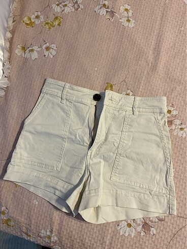 H&M Jean beyaz şort