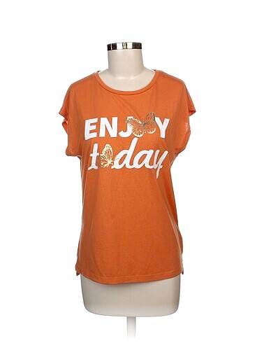 Koton T-shirt %70 İndirimli.