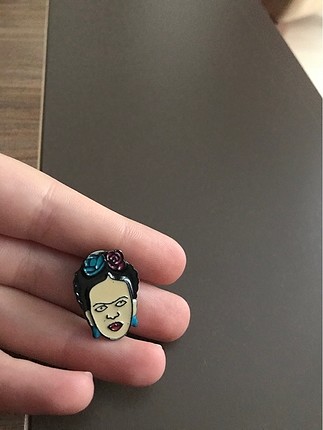 Frida kahlo broşu