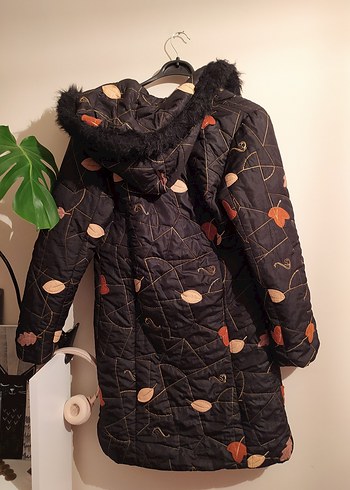 Kahverengi Nakışlı Uzun Kışlık Kadın Mont - Görsel 3