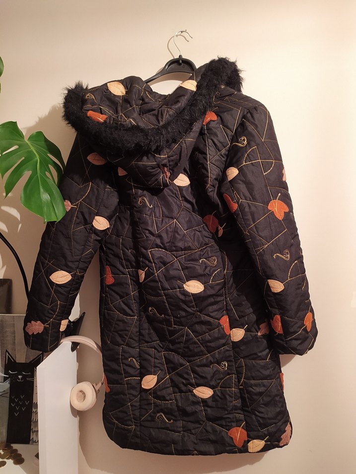 Kahverengi Nakışlı Uzun Kışlık Kadın Mont - Görsel 3