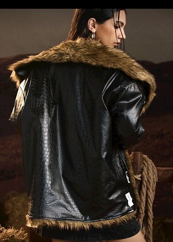 Kahverengi Yılan Desenli Deri Kürk Mont - Görsel 5