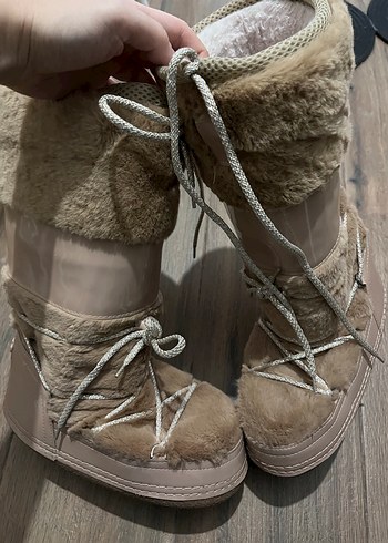 Bej Süet Kürklü Dolgu Topuk Kadın Bot - Görsel 2