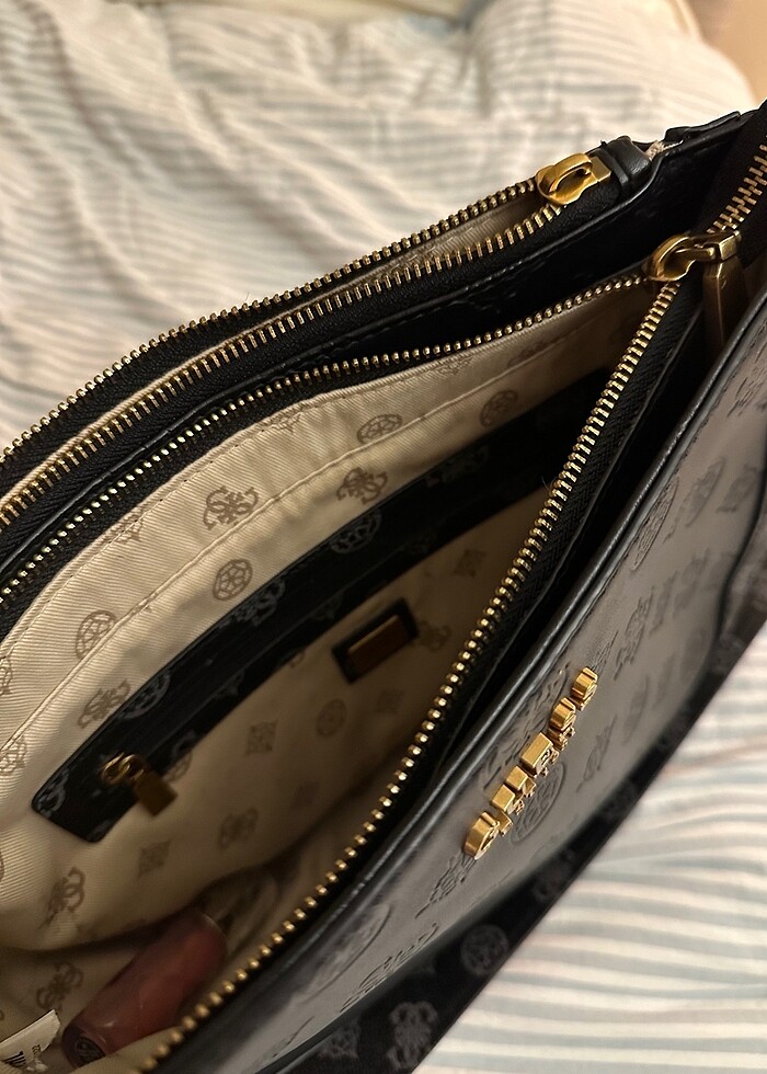 Guess kol çantası - Görsel 3