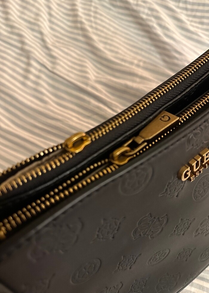 Guess kol çantası - Görsel 5