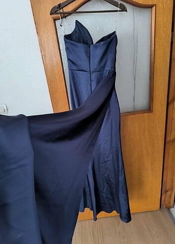 Yırtmaçlı gece abiye elbise - Görsel 5