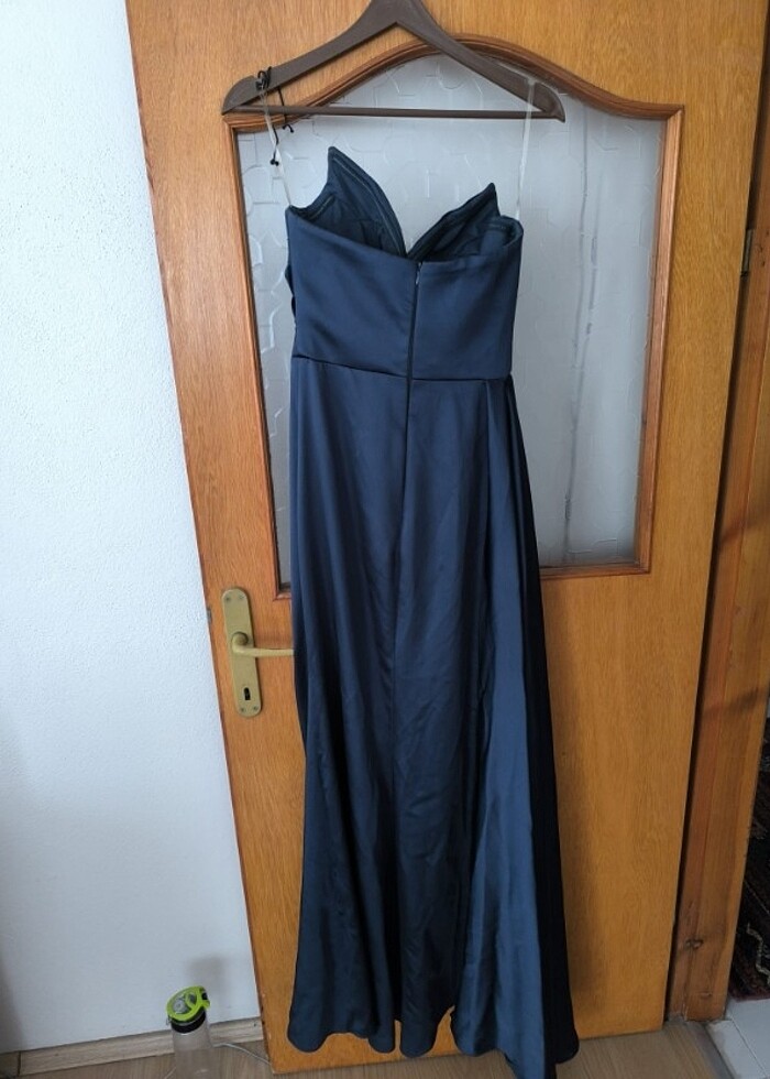 Yırtmaçlı gece abiye elbise - Görsel 4