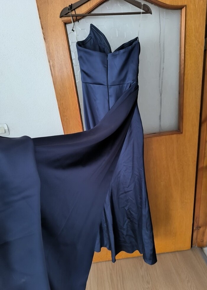 Yırtmaçlı gece abiye elbise - Görsel 5