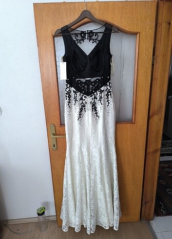 Siyah beyaz şık gece abiye elbise - Görsel 3