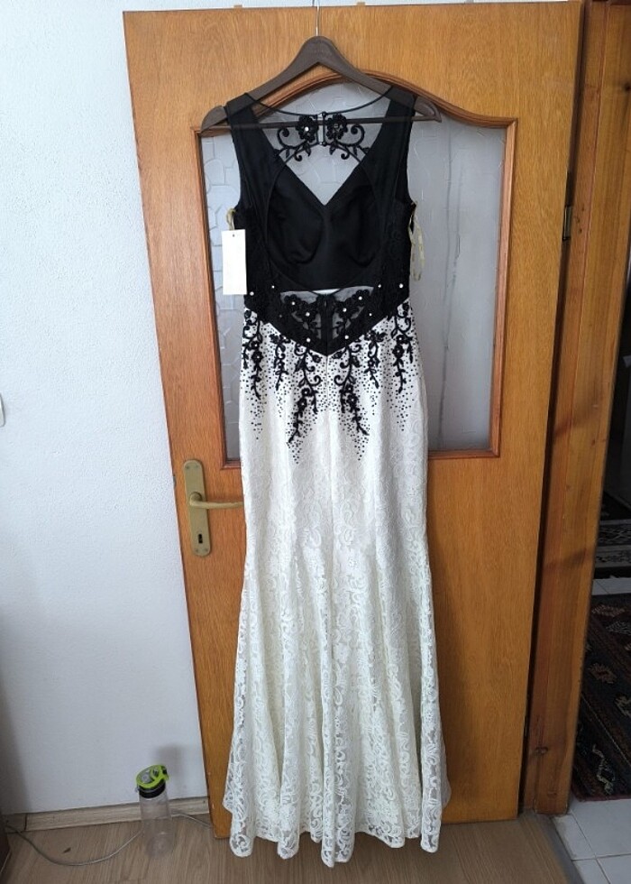 Siyah beyaz şık gece abiye elbise - Görsel 3