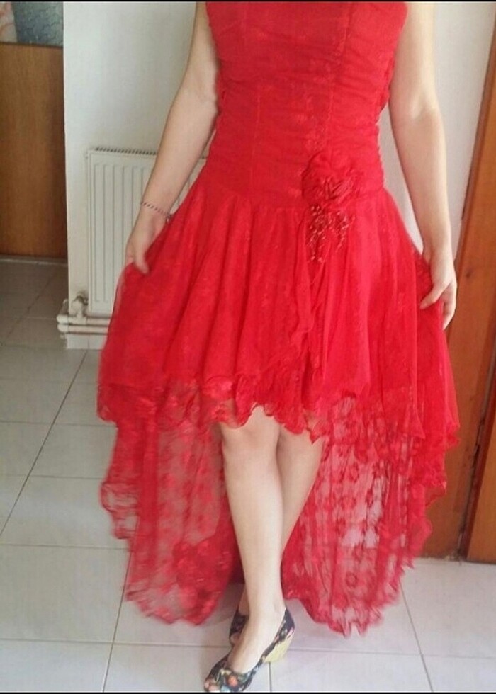 Önü kısa arkası uzun abiye - Görsel 4