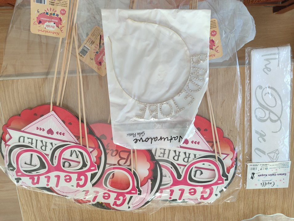 Beyaz Parıltılı Düğün Aksesuarı - Görsel 4