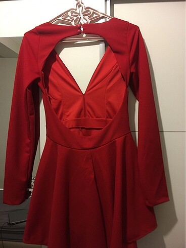 Urban Outfitters Kırmızı şortlu dekolteli elbise