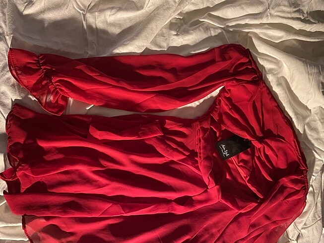 m Beden kırmızı Renk Tül mezuniyet elbisesi