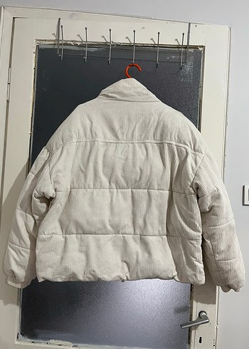 Yüksek Yakalı Kadın Mont - Görsel 4