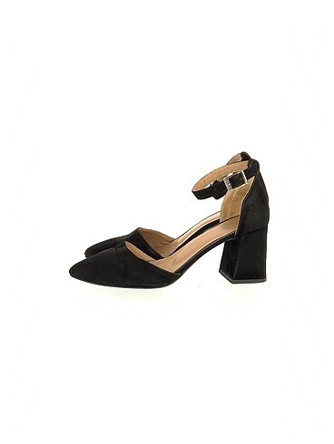 PreLoved Sandalet %70 İndirimli.